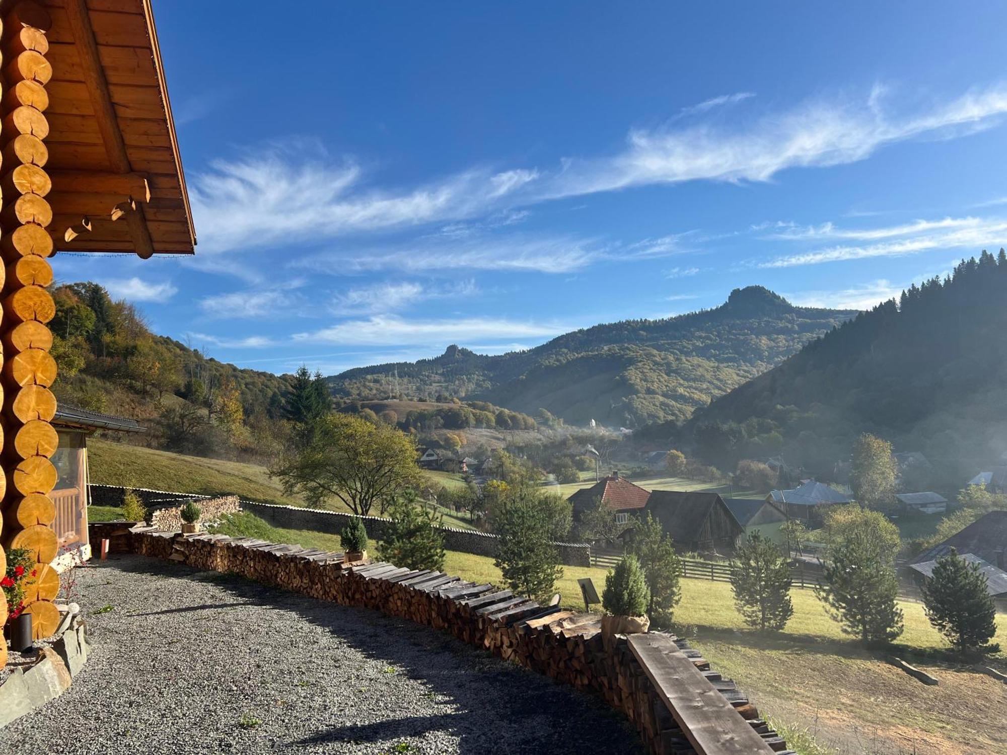 Ralph Cabin- Apuseni Mountains, Transylvania Bucium  Bagian luar foto