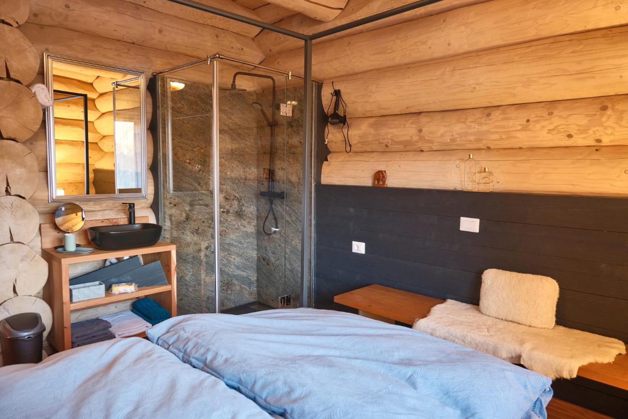 Ralph Cabin- Apuseni Mountains, Transylvania Bucium  Bagian luar foto